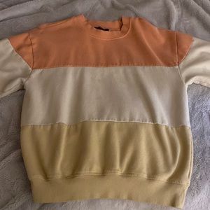 •comfy multicolored crewneck